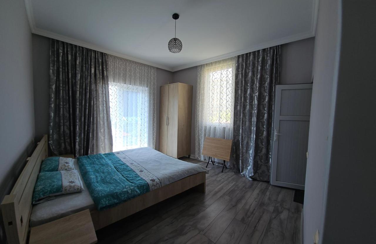 Tete Guest House Batumi Quarto foto
