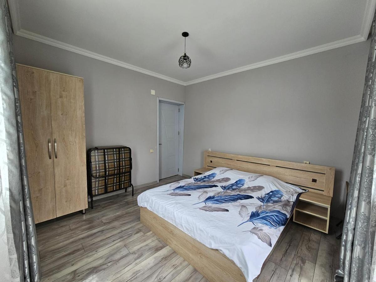 Tete Guest House Batumi Quarto foto
